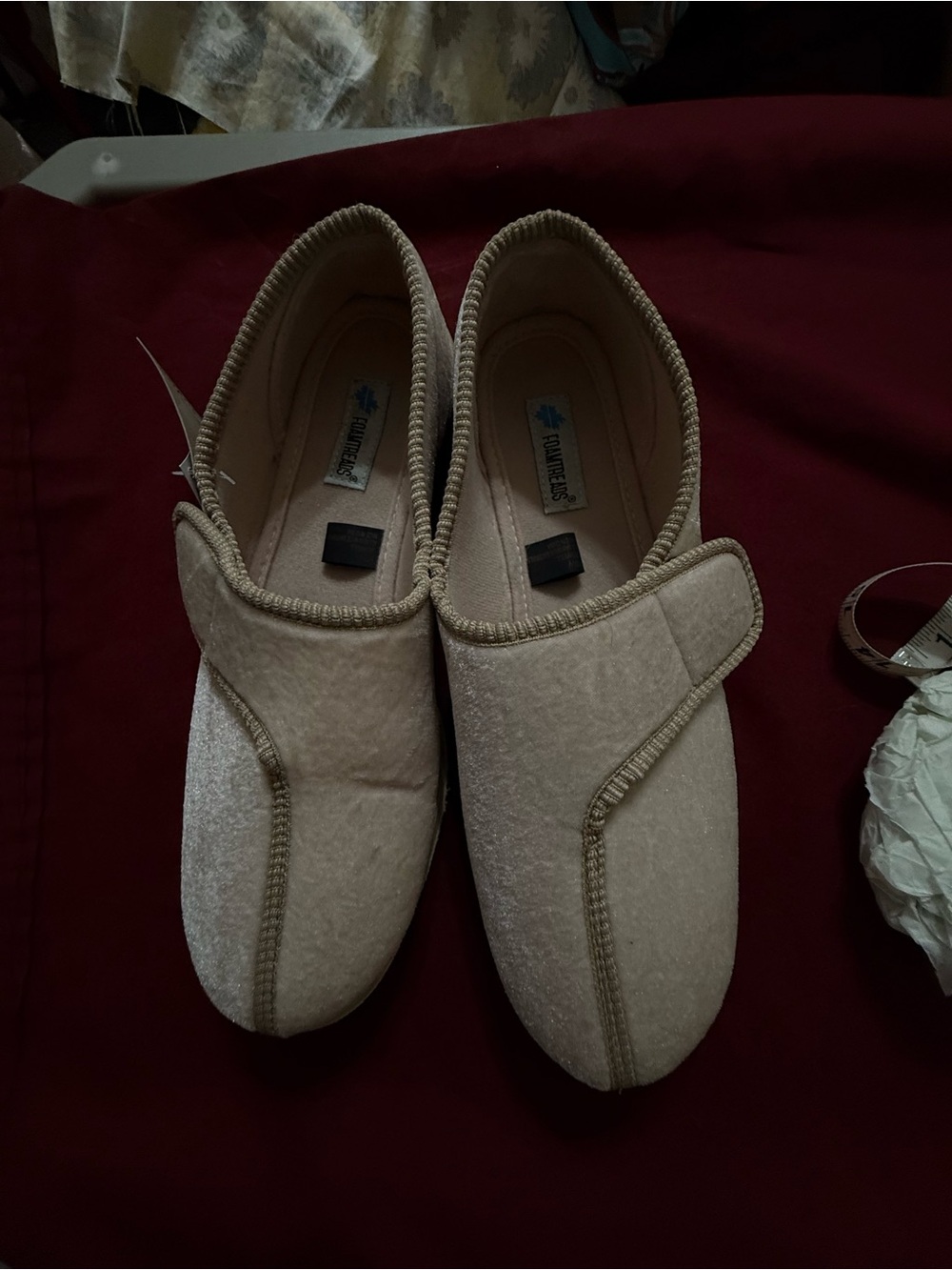 Women Slip-On foamtreads Casual slippers in l cream Size 10 NWT